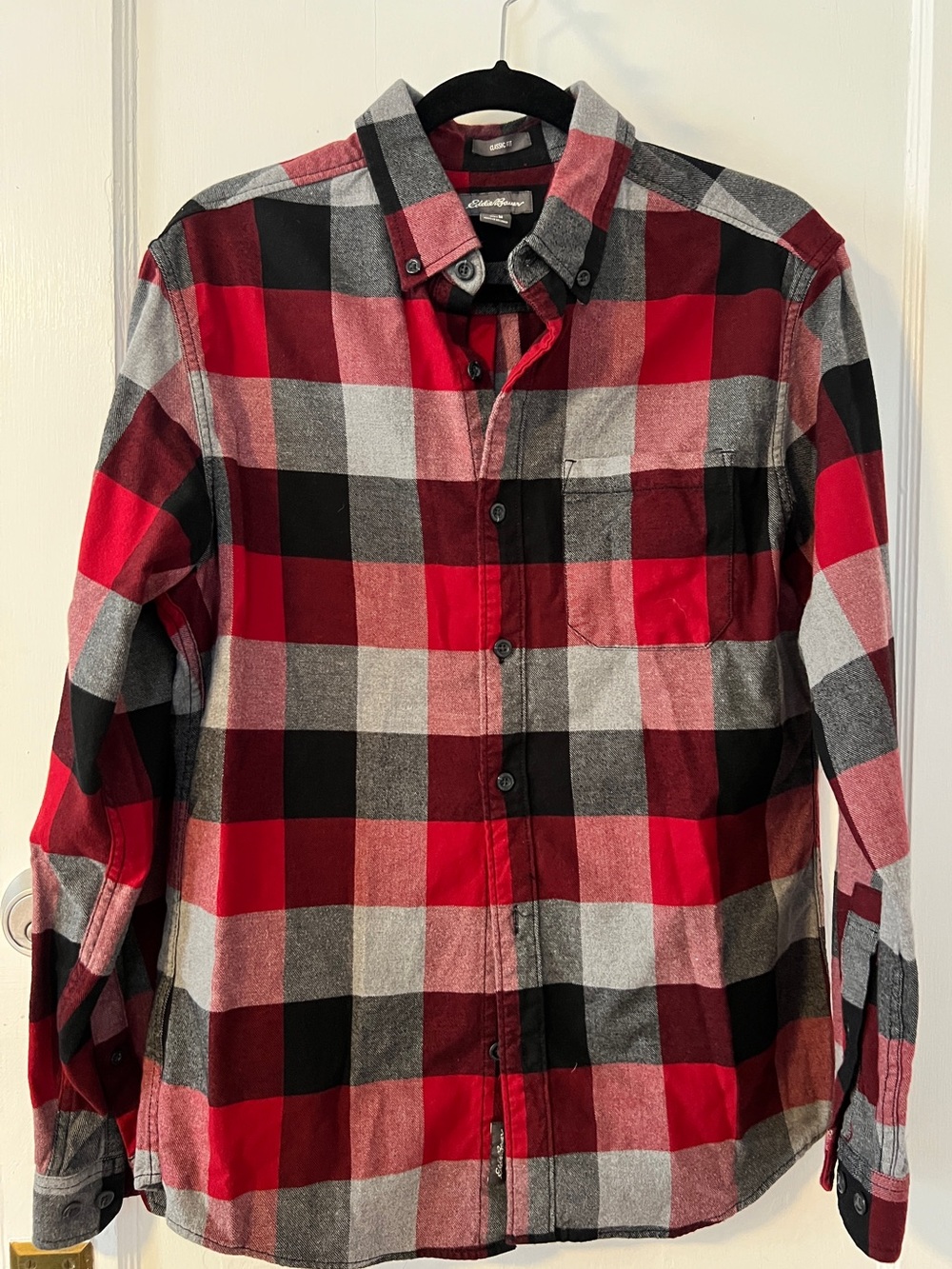 Eddie Bauer Slim Fit Red Black Gray Plaid Flannel Button Down Shirt Mens Size M